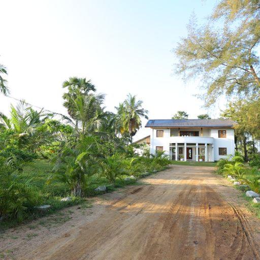 Kayjay Palms Hotel Passikudah Екстериор снимка